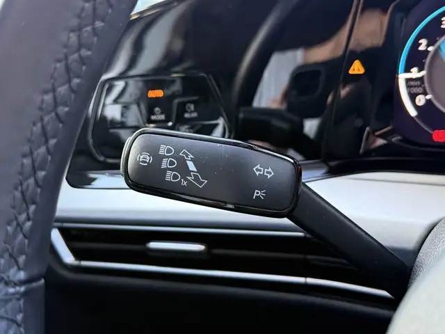 Volkswagen Golf view 21