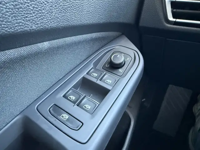 Volkswagen Golf view 16
