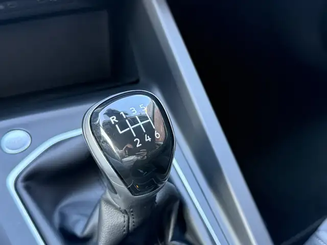 Volkswagen Golf view 25
