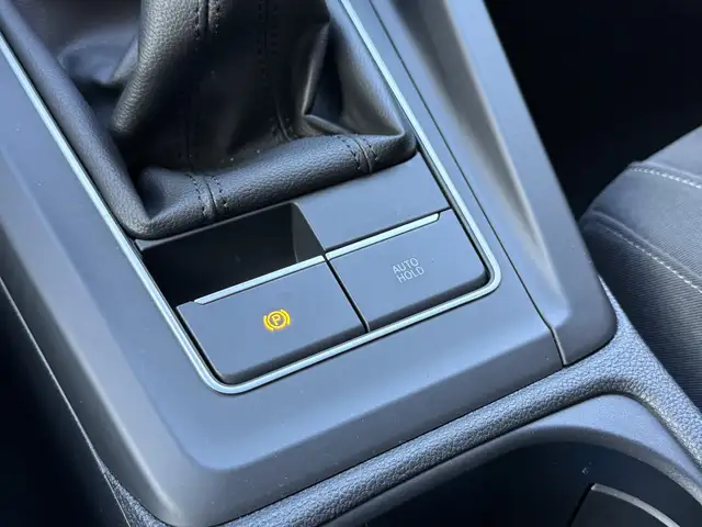 Volkswagen Golf view 24