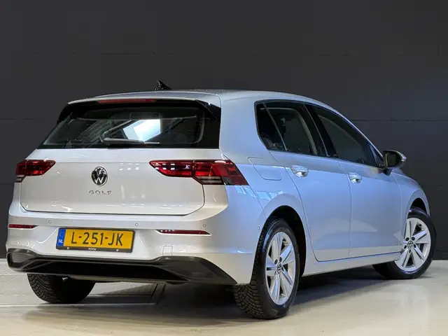 Volkswagen Golf view 8
