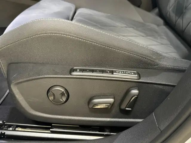 Volkswagen Golf view 13