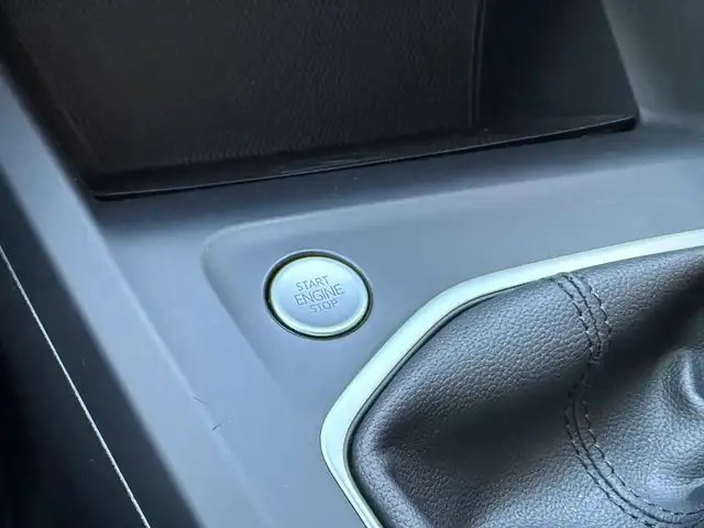 Volkswagen Golf view 26