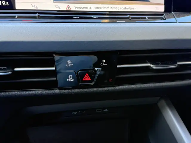 Volkswagen Golf view 23