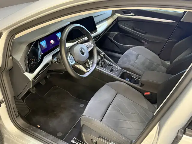 Volkswagen Golf view 9