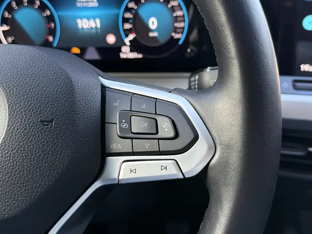 Volkswagen Golf view 19