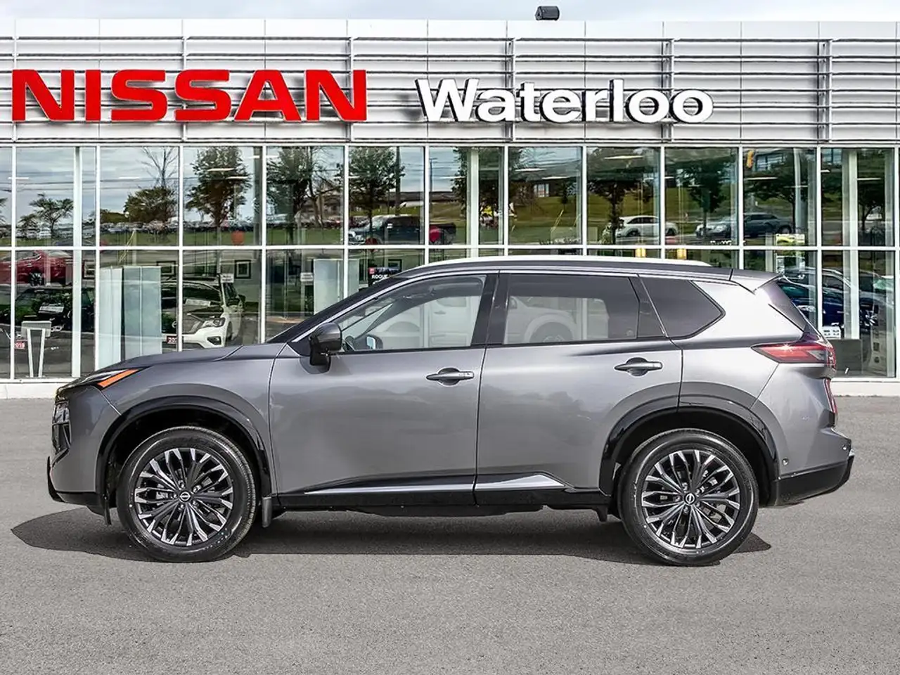 Nissan Rogue снимка Nissan Rogue