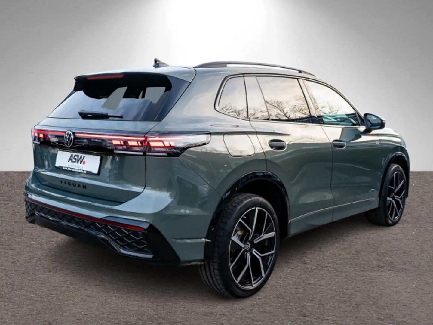 Volkswagen Tiguan R-Line 4Motion 2,0 TDI DSG NAVI AHK PANO Grün - 2