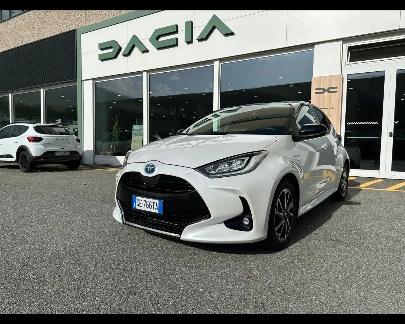 Toyota Yaris 1.5H STYLE Bianco - 1