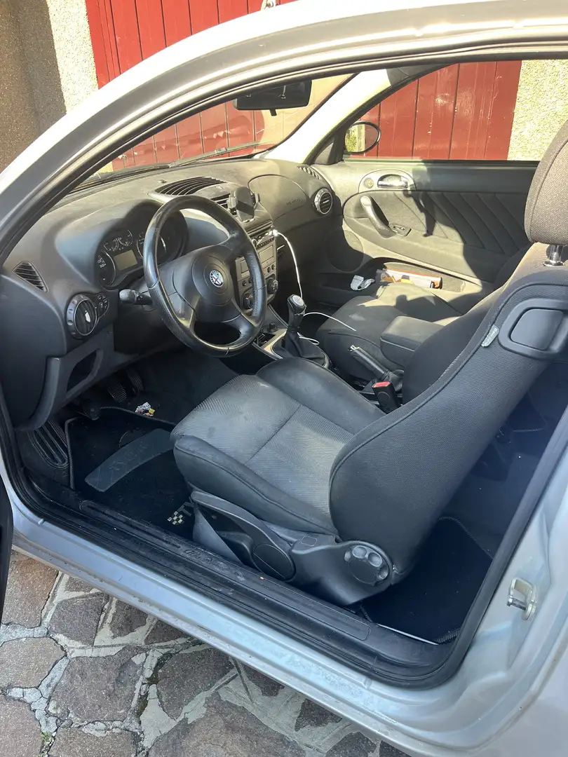 Alfa Romeo 147 3p 1.6 ts 16v Distinctive c/esp 105cv - 2