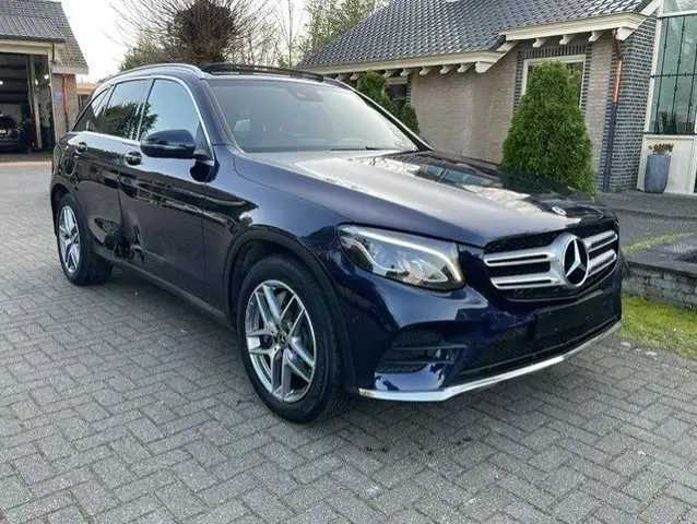 Mercedes-Benz GLC 220 d 4MATIC AMG-LINE PANO NAVI CAMERA