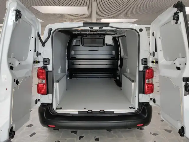 Opel Vivaro view 10