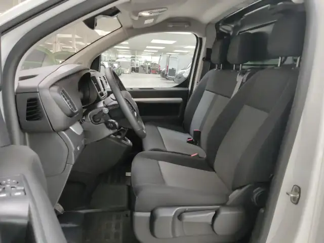 Opel Vivaro view 12