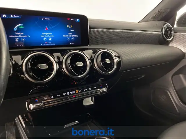 Mercedes-Benz Cla view 13
