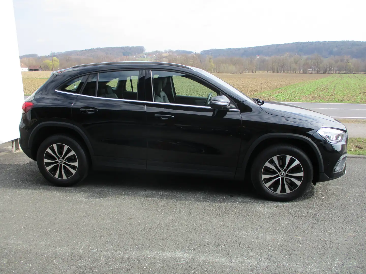 Mercedes-Benz GLA 200 GLA 200 d (247.712) Schwarz - 2