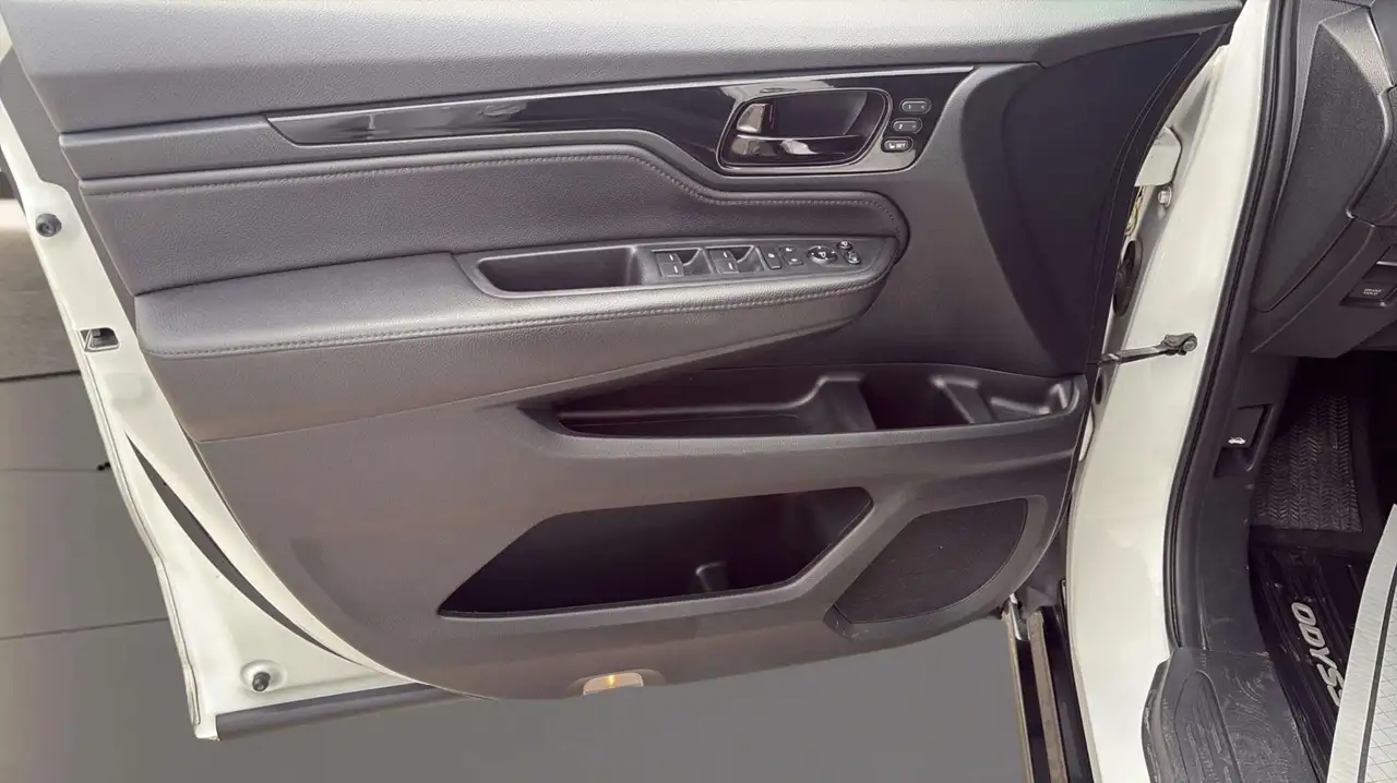 Honda Odyssey снимка Honda Odyssey