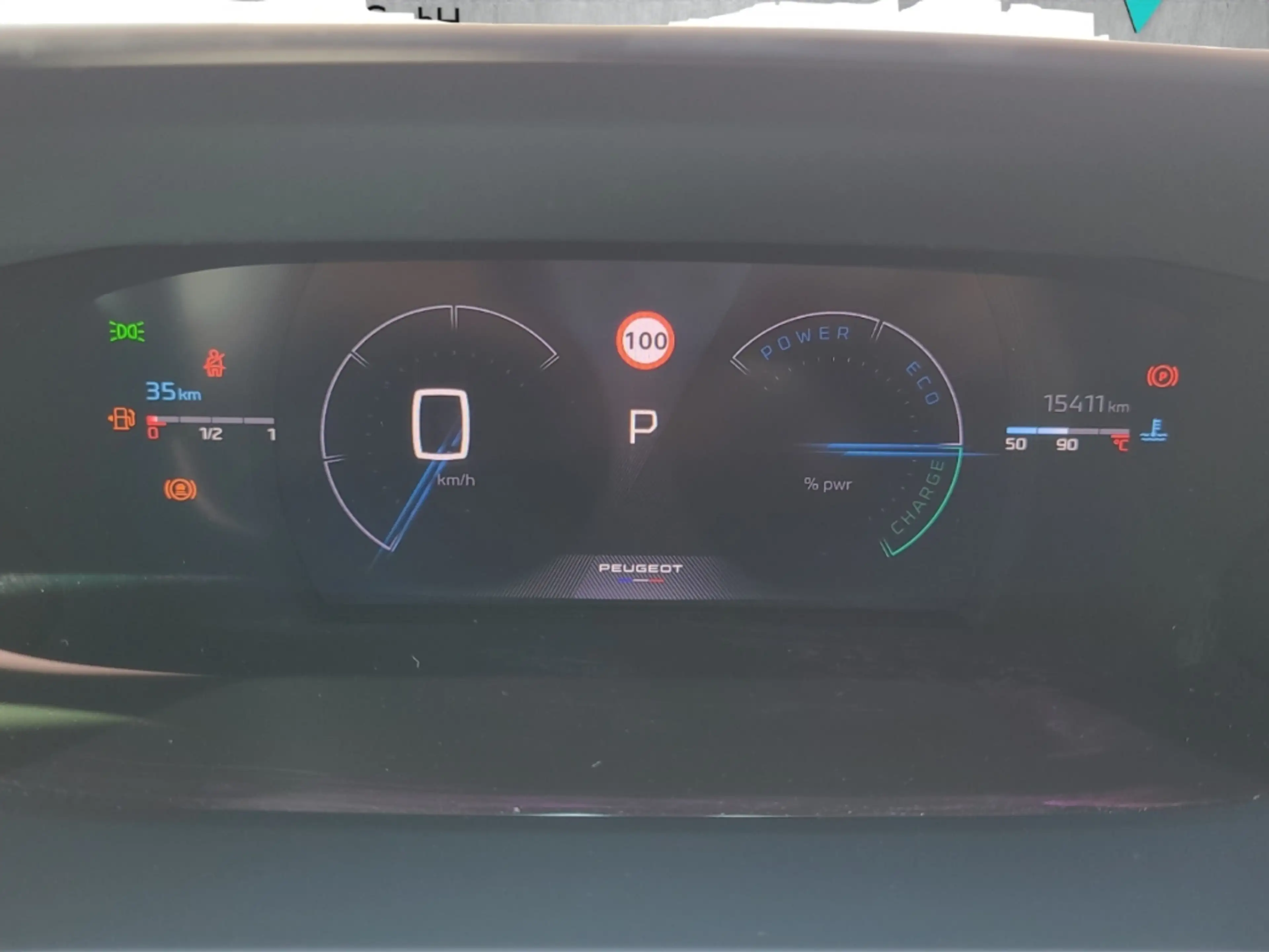 Peugeot 208 GT HYBRID 100 LED CarPlay DAB+ Kamera Keyless+ — photo 15