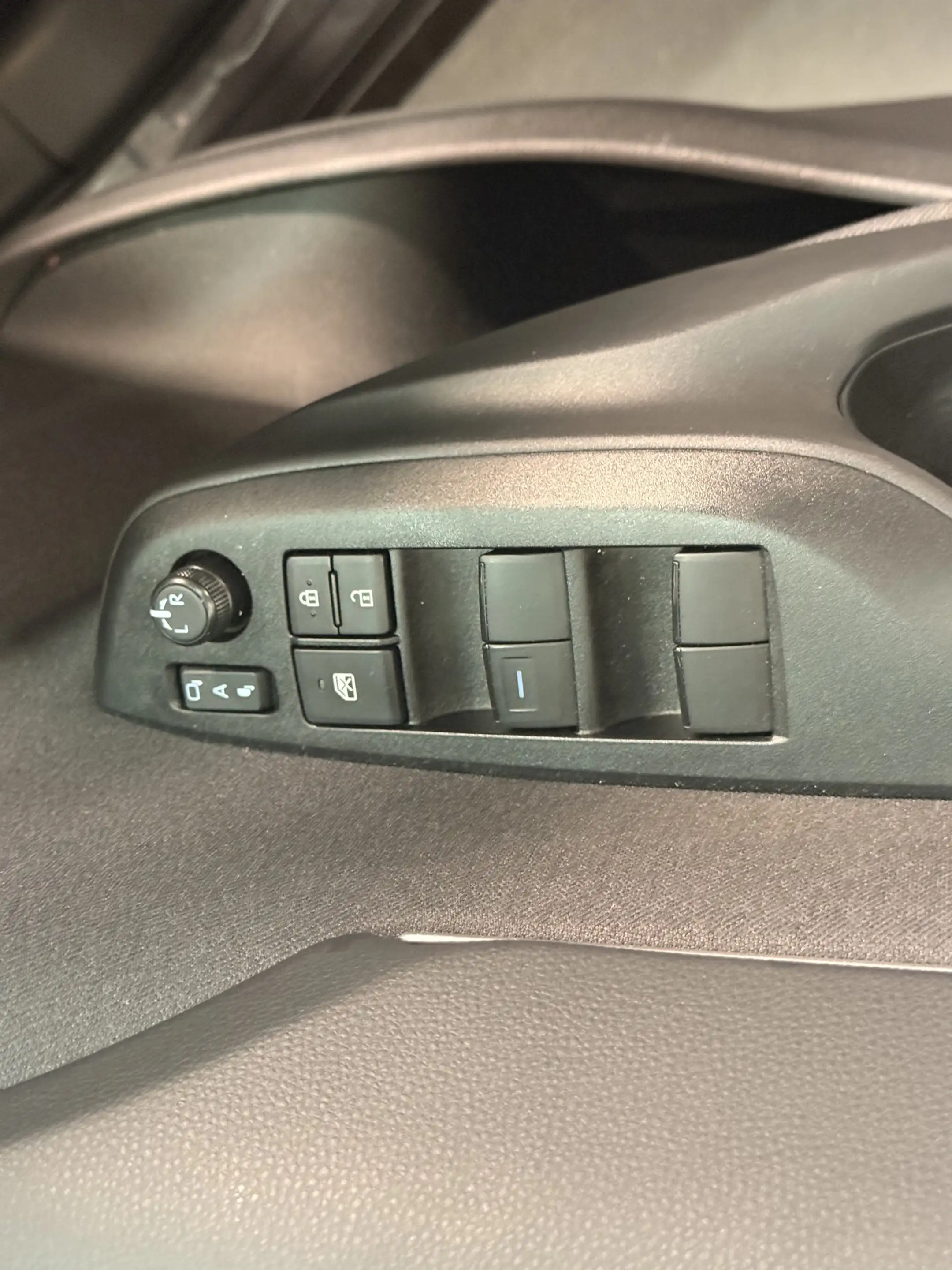 Toyota Yaris Cross 1.5 Hybrid 115 Dynamic | Stoel / Stuur en voorruit — photo 11