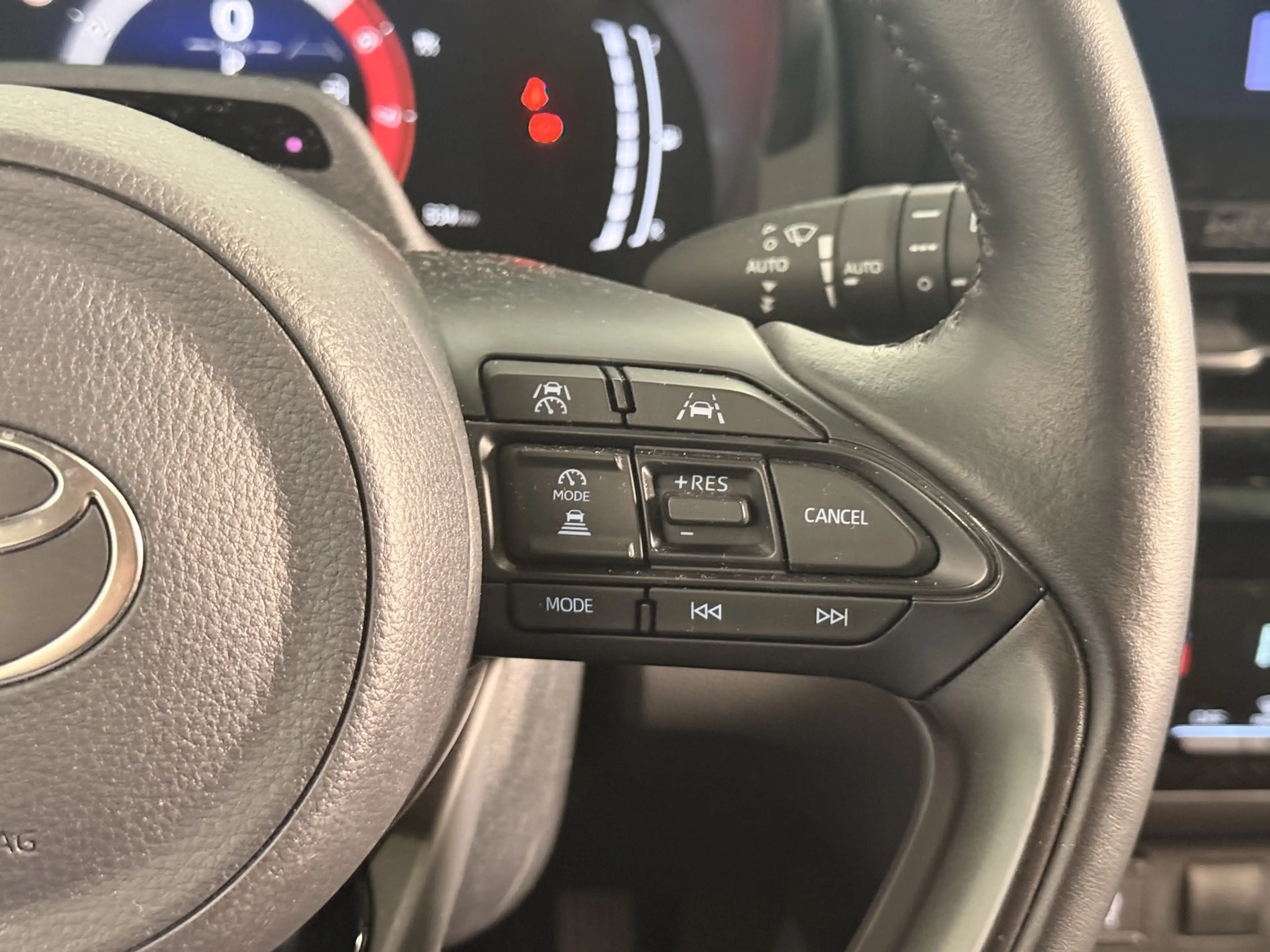 Toyota Yaris Cross 1.5 Hybrid 115 Dynamic | Stoel / Stuur en voorruit — photo 15