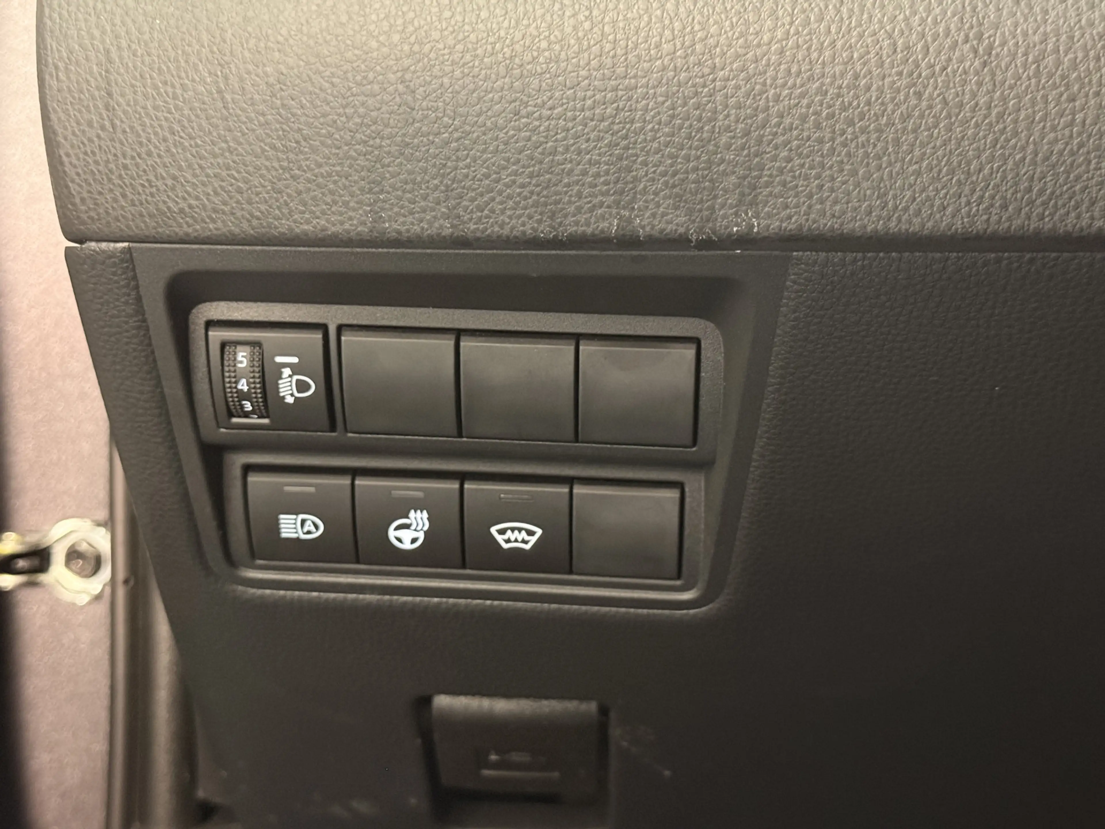 Toyota Yaris Cross 1.5 Hybrid 115 Dynamic | Stoel / Stuur en voorruit — photo 12
