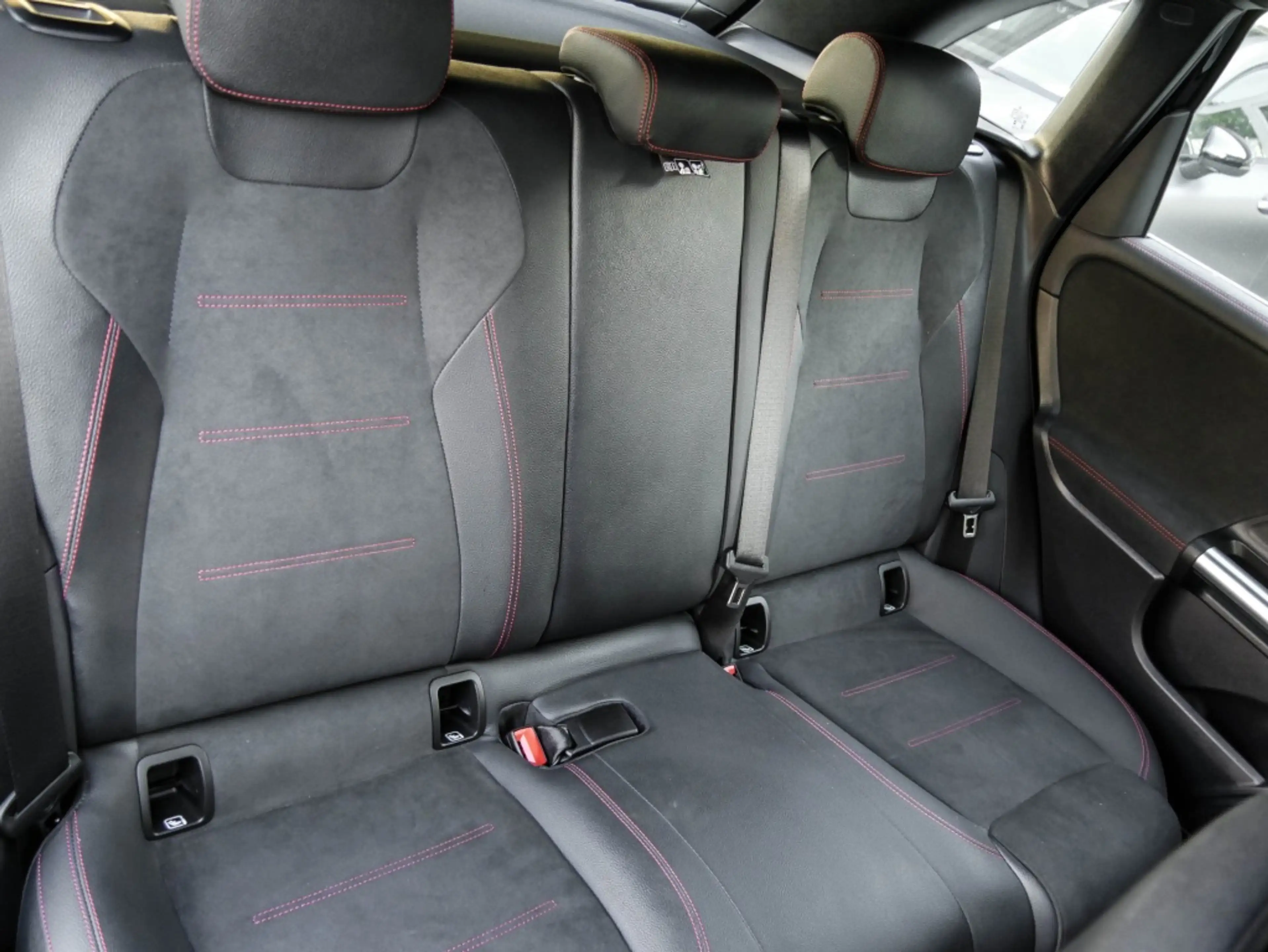 Mercedes-Benz B 200 d AMG-Sport/Pano/360/Dist/MLB/Keyl/HUD/18" — photo 5