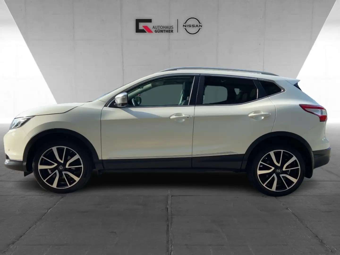 Nissan Qashqai Tekna 1.6 DIG-T 6MT Glasdach Weiß - 2