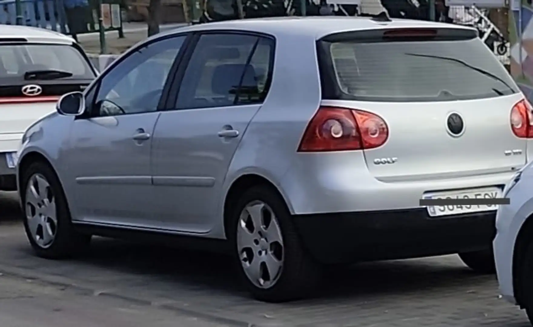 Volkswagen Golf Golf 1.9TDI Highline 4Motion Highline Plateado - 2