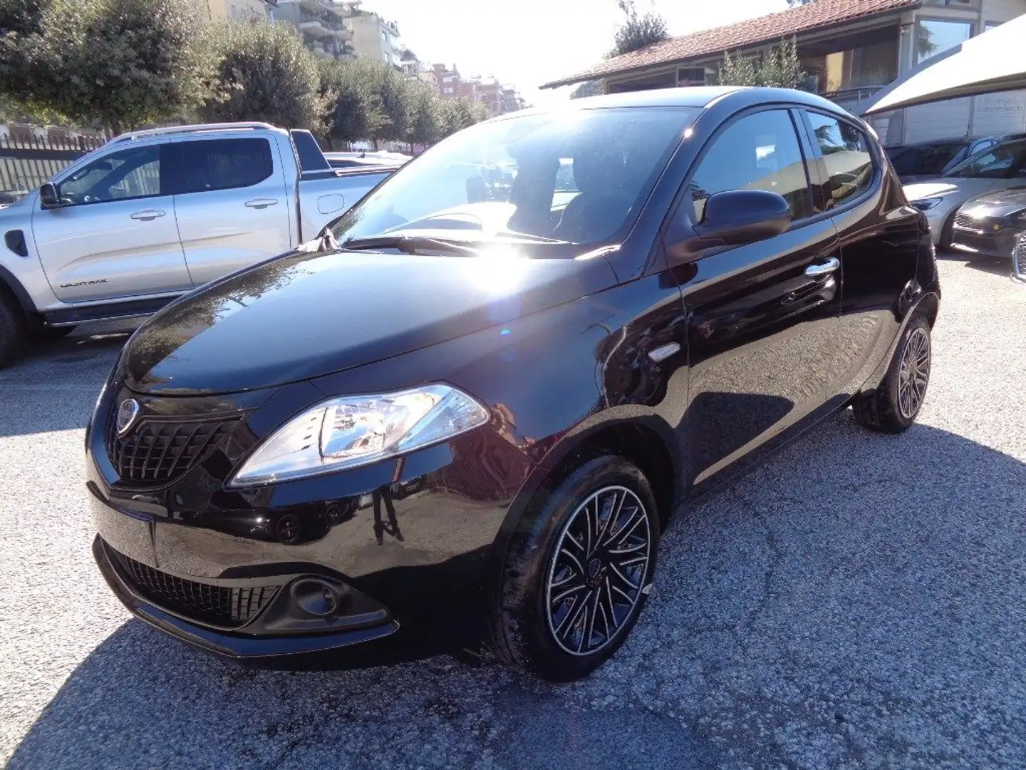 Lancia Ypsilon 1000 HYBRID ORO 70CV 5 POSTI ITALIA Nero - 2