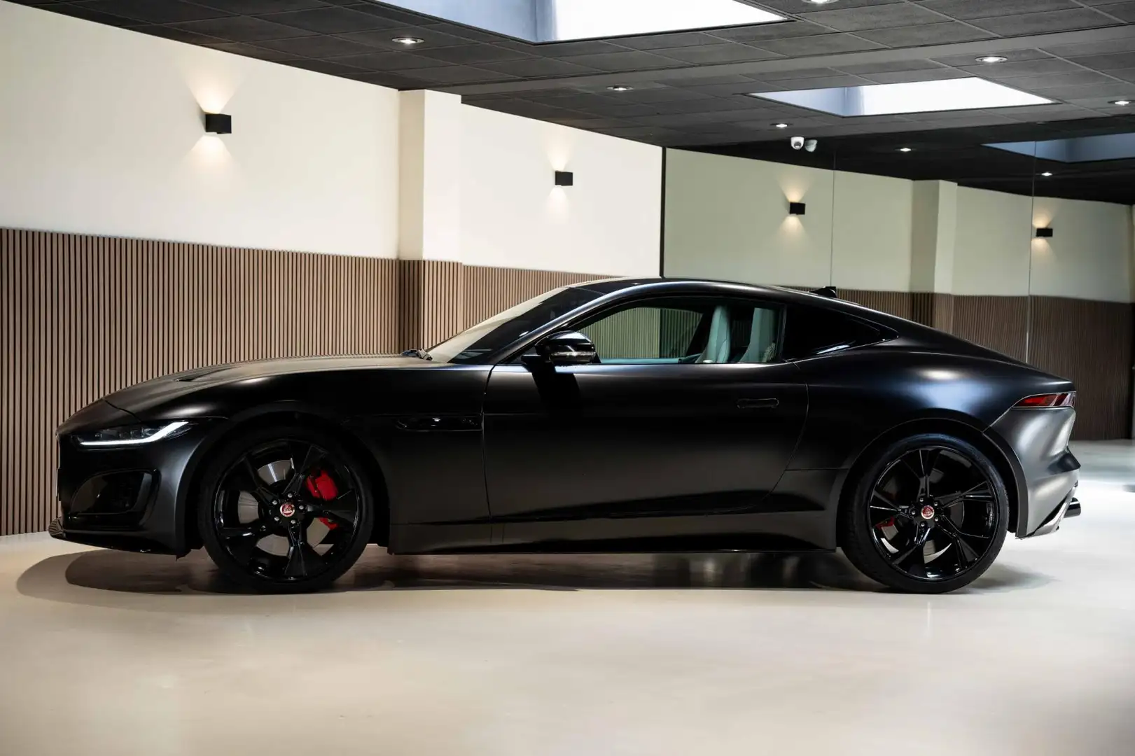 Jaguar F-Type P450 RWD First Edition 5.0 V8 450PK |Pano |Matrix| Grijs - 2