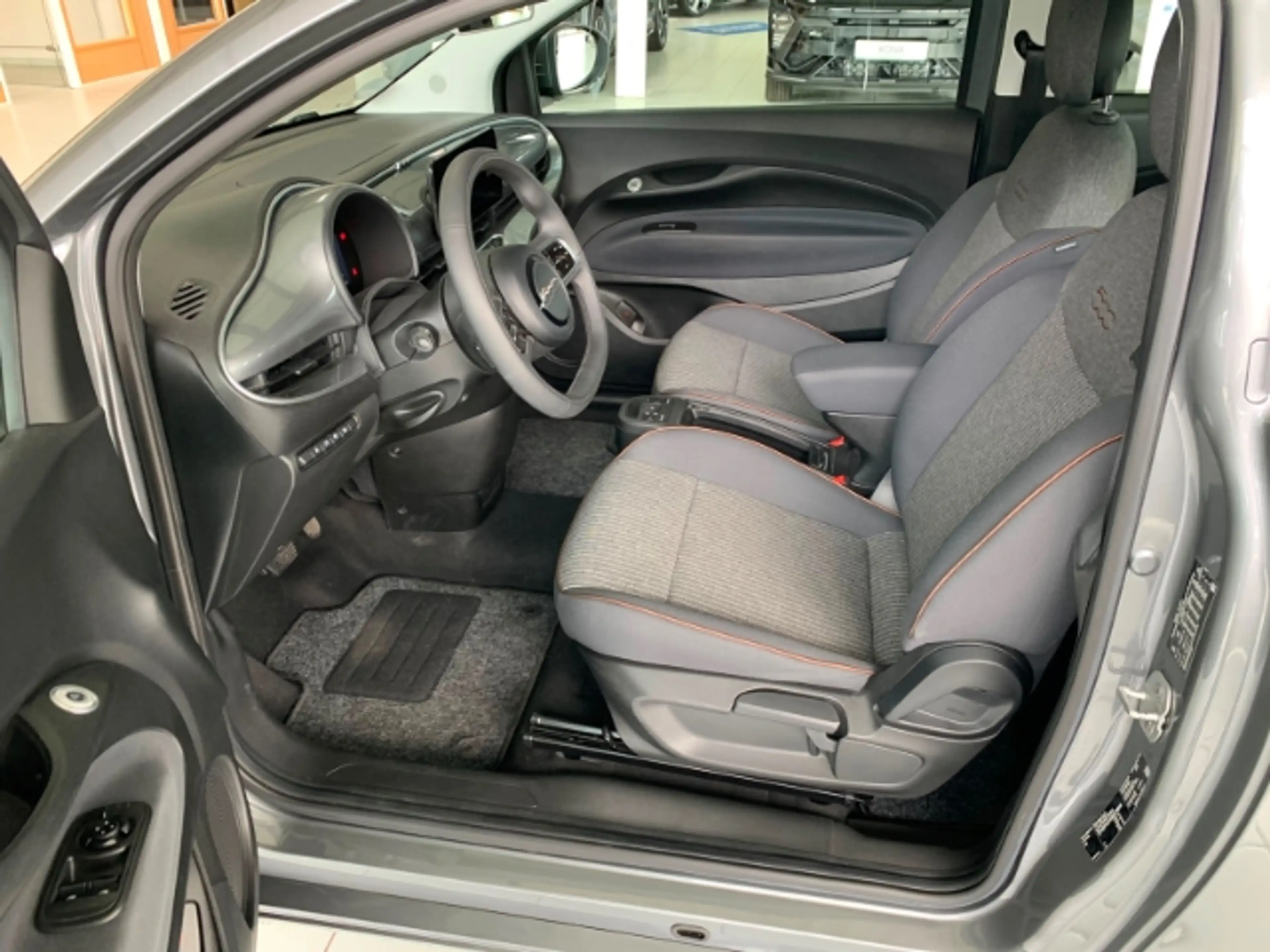 Fiat 500e Icon Navi Digitales Cockpit Klimaautom Keyless Sta — photo 8
