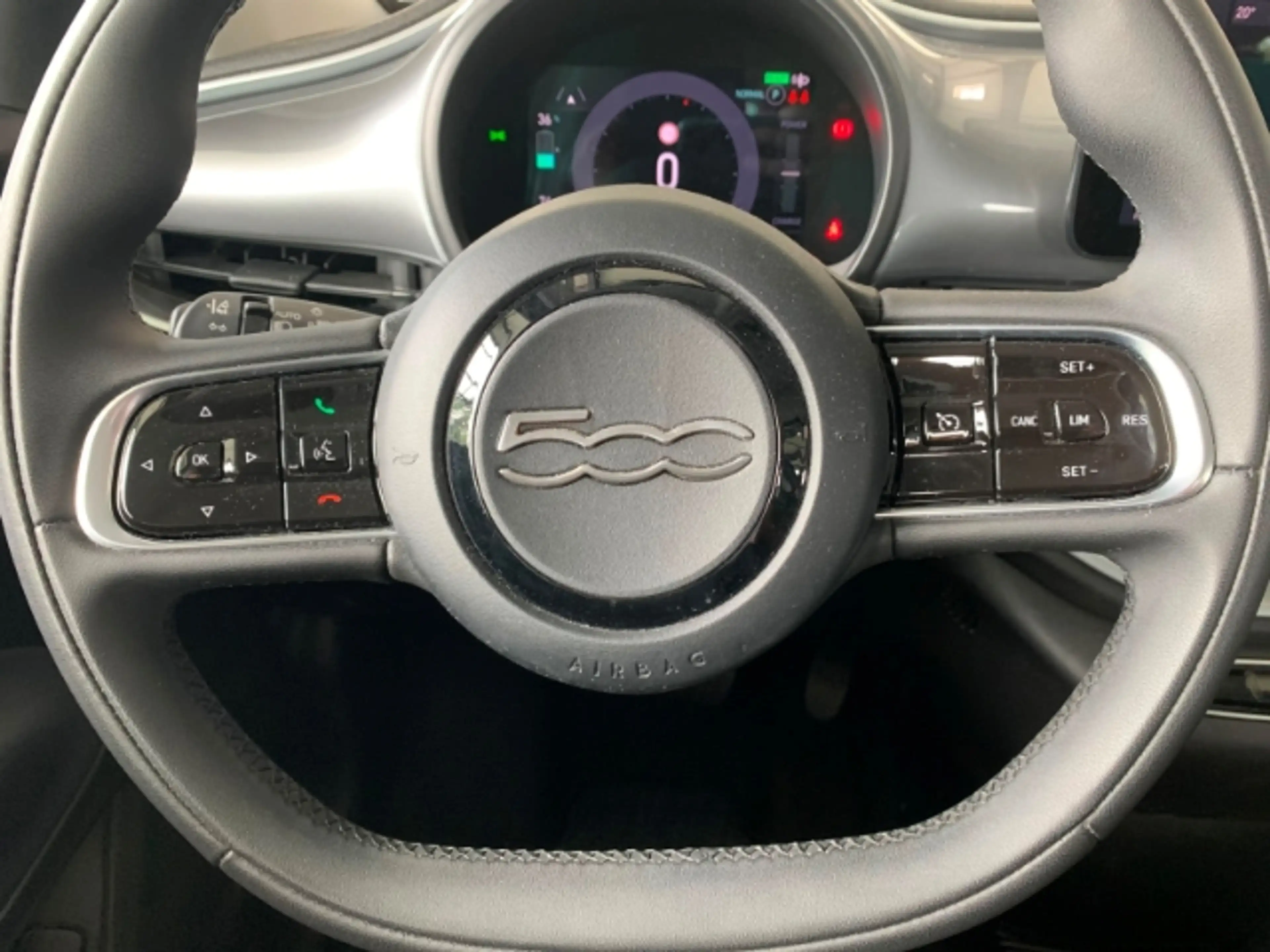 Fiat 500e Icon Navi Digitales Cockpit Klimaautom Keyless Sta — photo 12