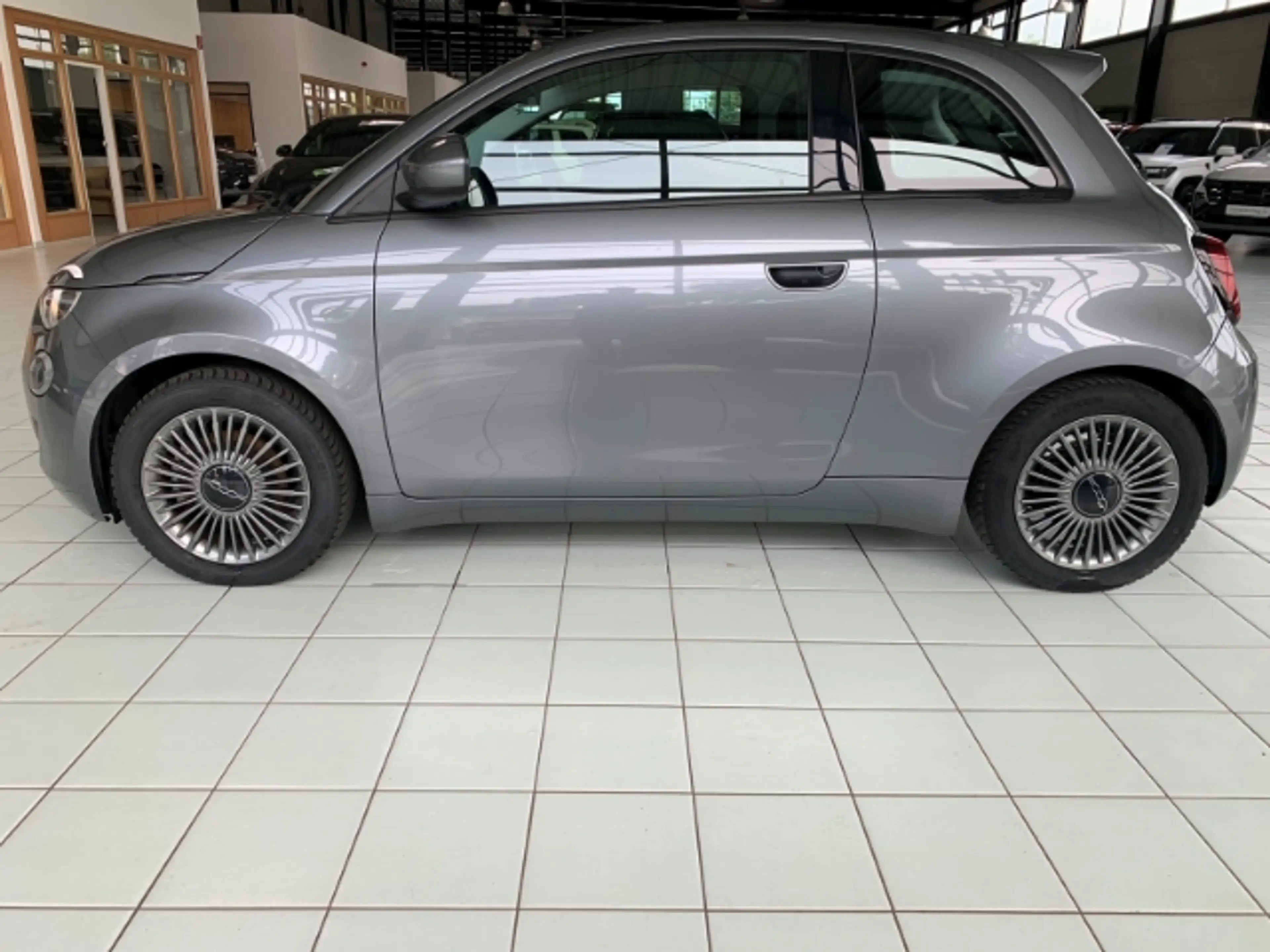 Fiat 500e Icon Navi Digitales Cockpit Klimaautom Keyless Sta — photo 5