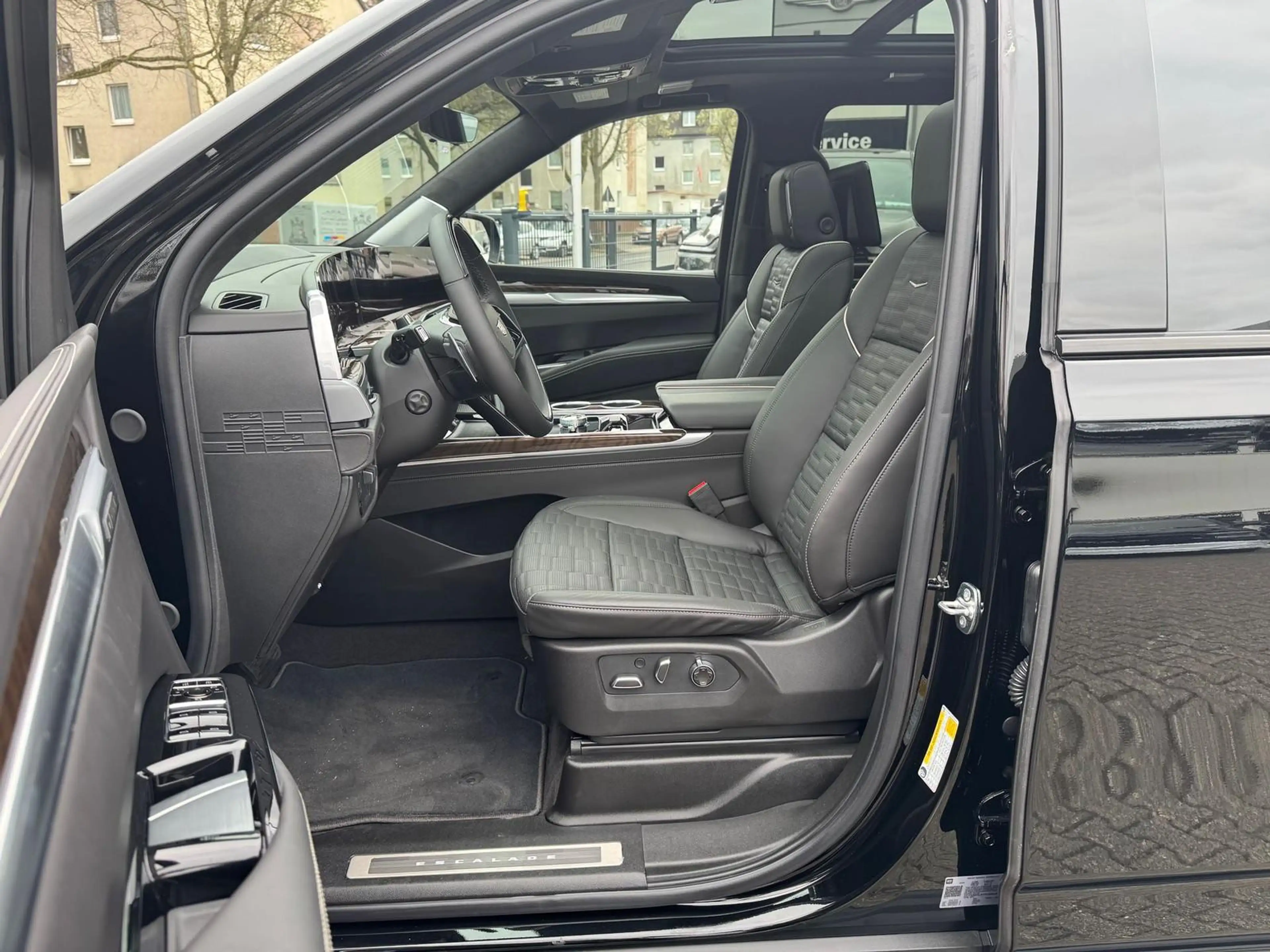 Cadillac Escalade ESV 6.2 V8 Platinum Sport 2026 ABV +24" — photo 14