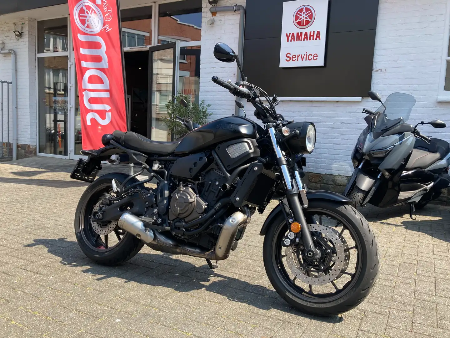 Yamaha XSR 700 Noir - 1