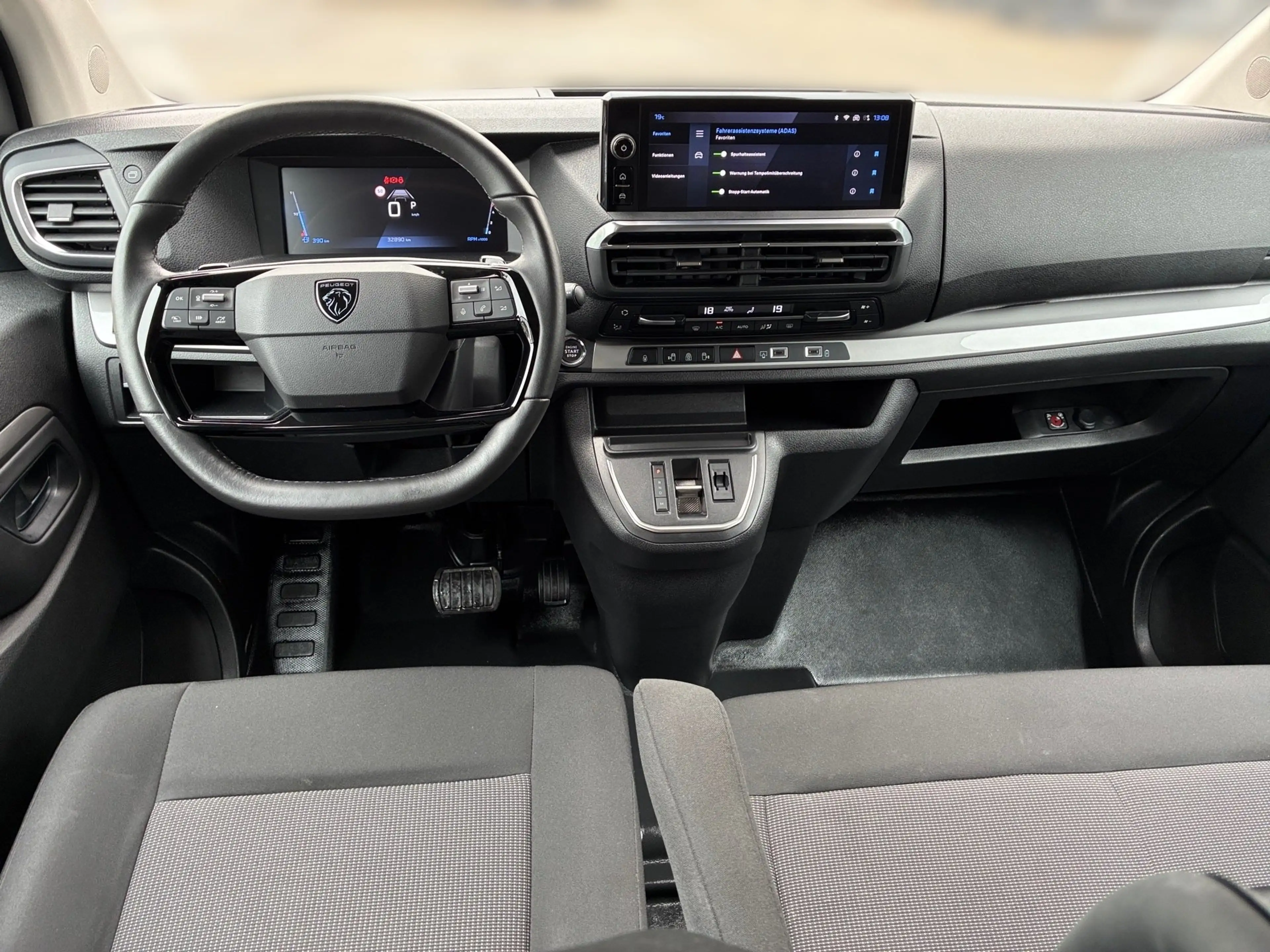 Peugeot Traveller 2.0 BlueHDi 180 L3 LED — photo 10