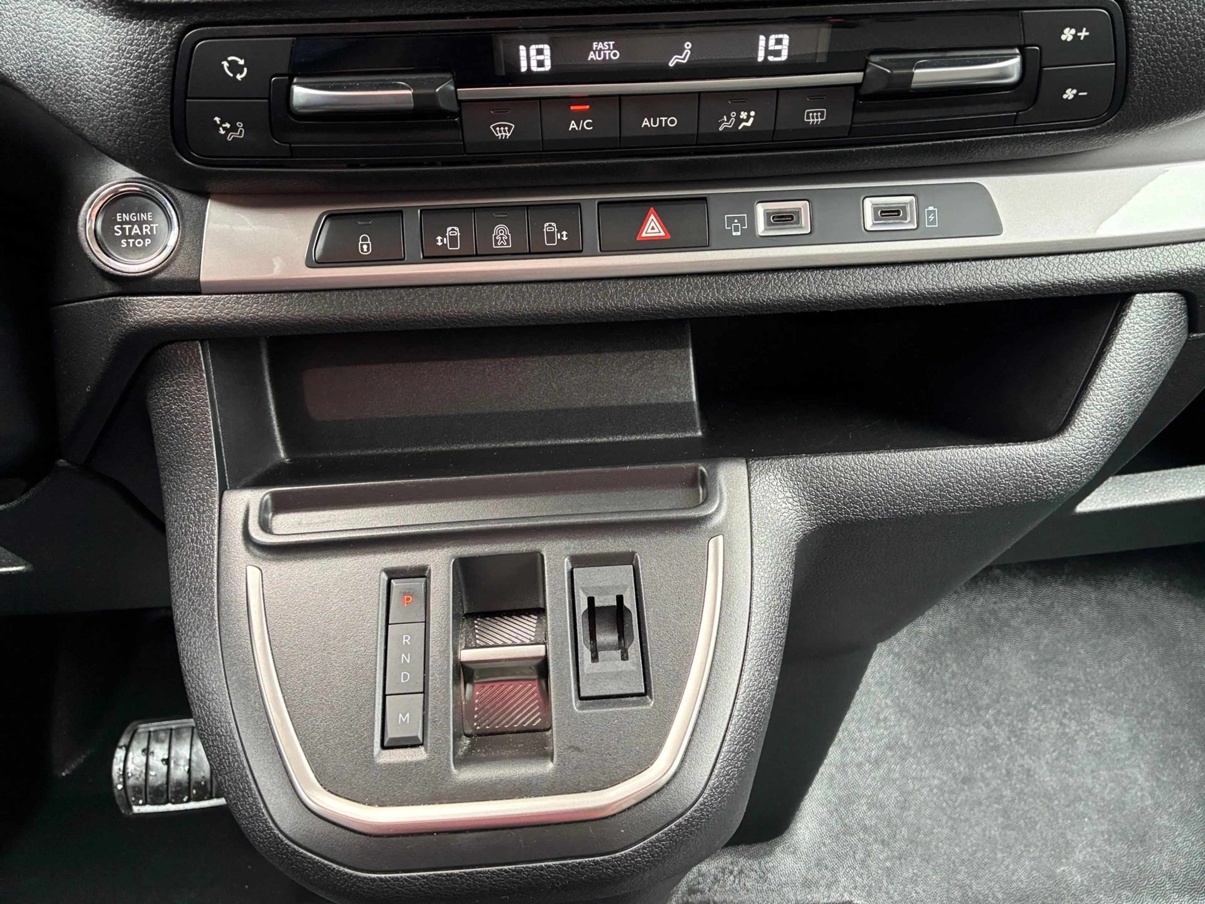 Peugeot Traveller 2.0 BlueHDi 180 L3 LED — photo 29