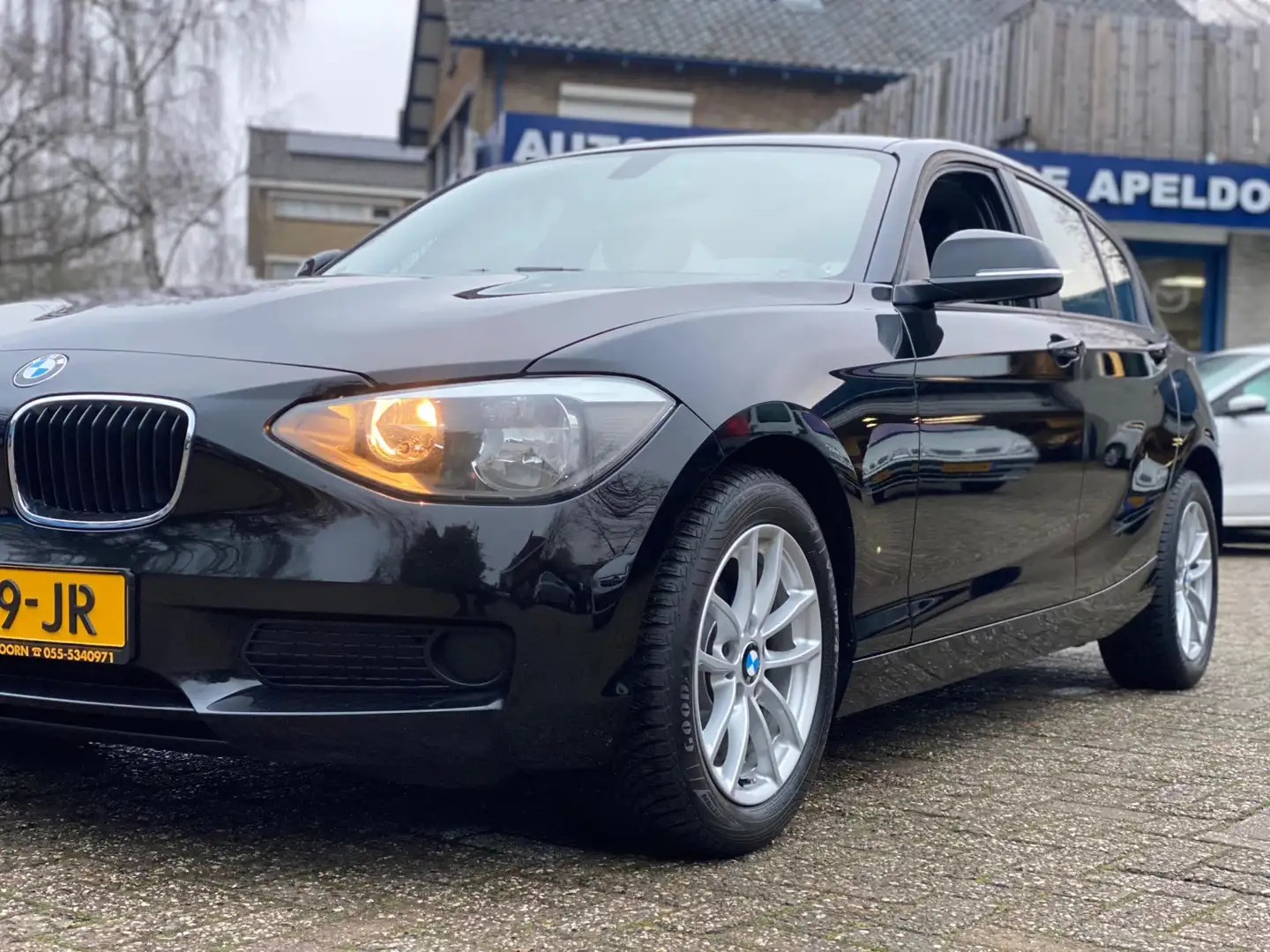 BMW 116 1-serie 116i Business+ * PDC|STOELVERW.|CLIMA|6 BA Zwart - 2