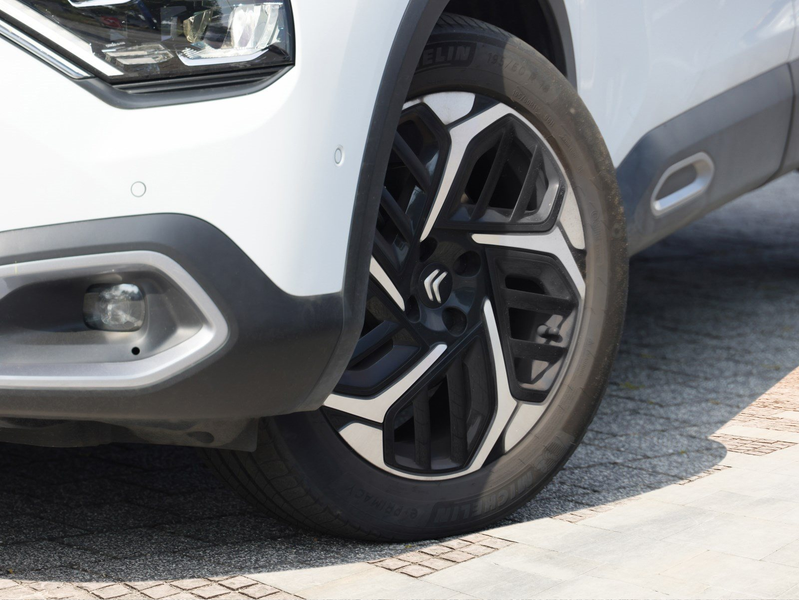 Citroen C4 1,2 Ltr - PureTech / Max / 131 PS / Sitzh. / Navi — photo 5