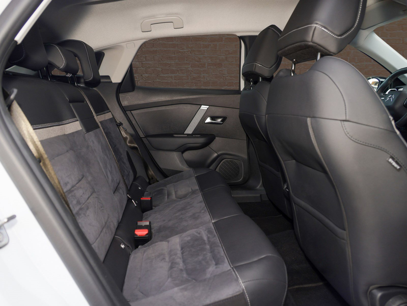 Citroen C4 1,2 Ltr - PureTech / Max / 131 PS / Sitzh. / Navi — photo 9