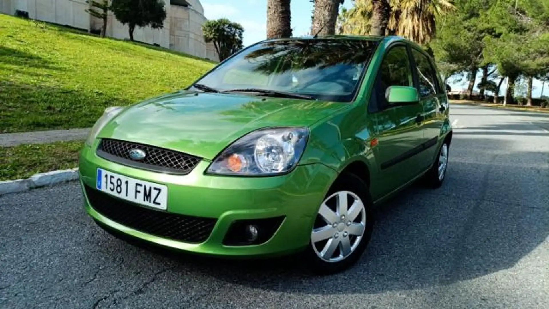Ford Fiesta 1.4 16V 5p. Titanium Verde - 2