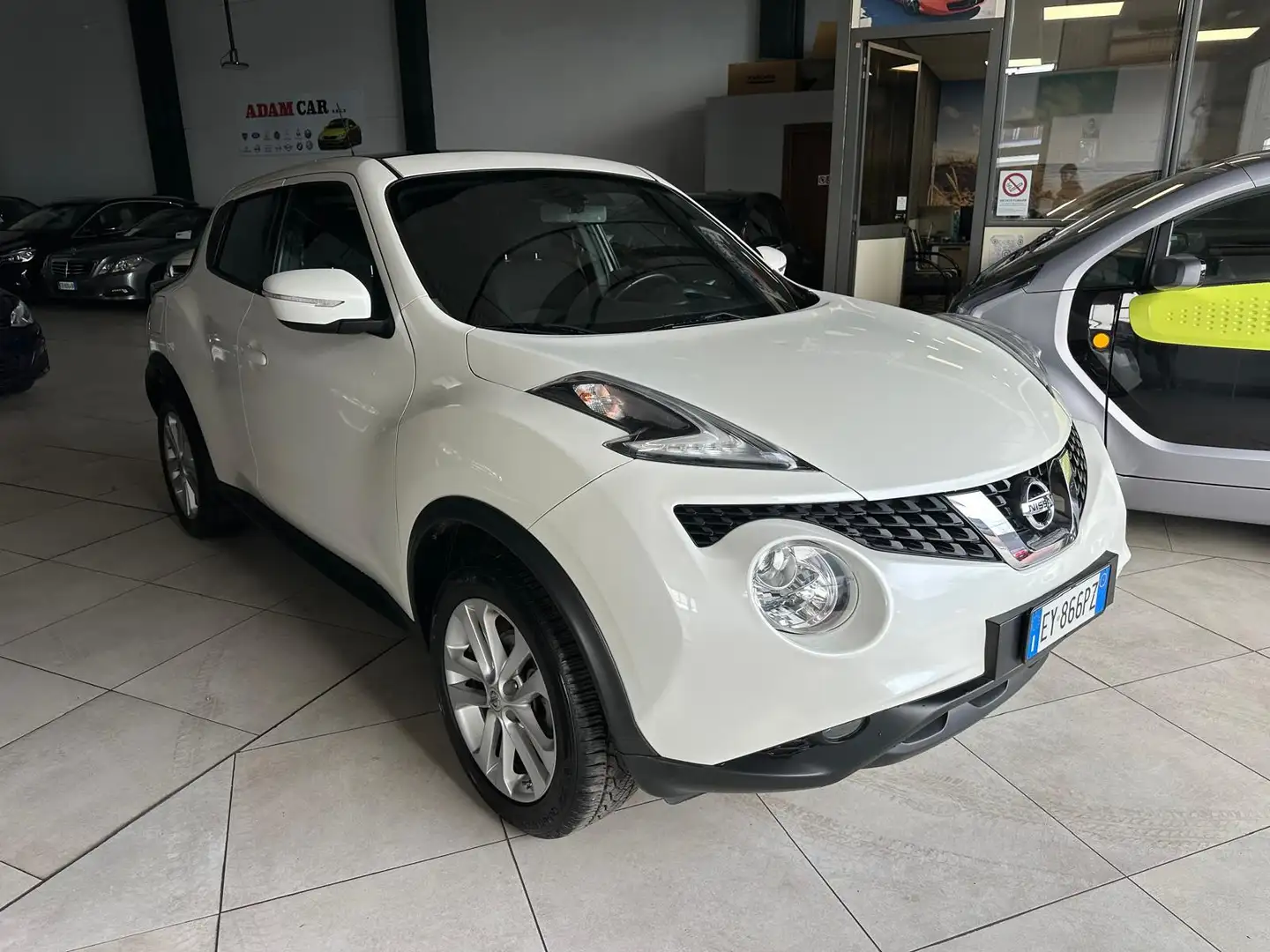 Nissan Juke Juke I 2010 1.6 N-Tec Weiß - 2