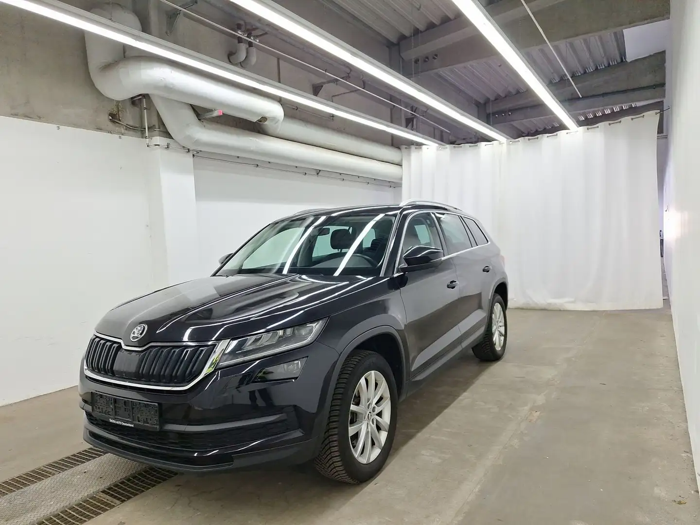 Skoda Kodiaq Style 4x4 ACC Car Play 360° Area View DAB Navi Schwarz - 1