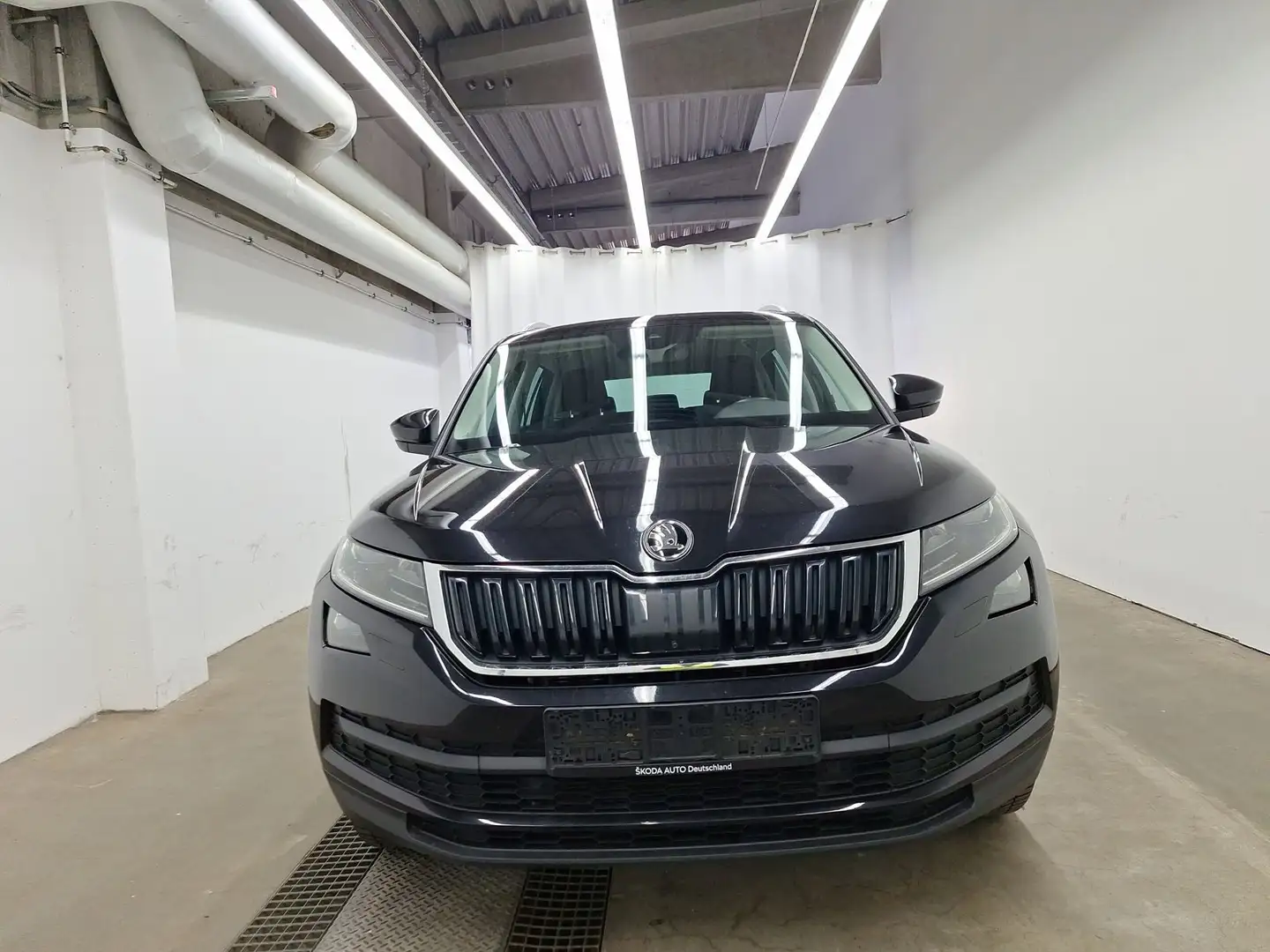 Skoda Kodiaq Style 4x4 ACC Car Play 360° Area View DAB Navi Schwarz - 2