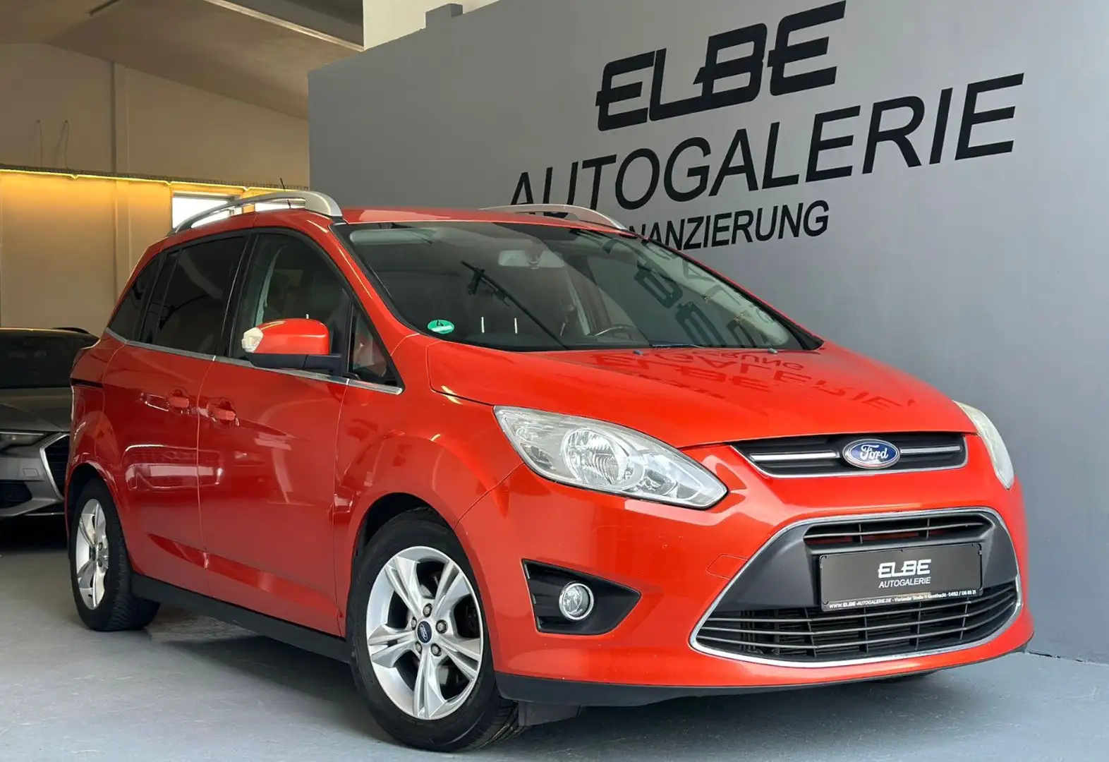 Ford Grand C-Max 1.6 TDCI Champions Edition 7-Sitzer Rouge - 1