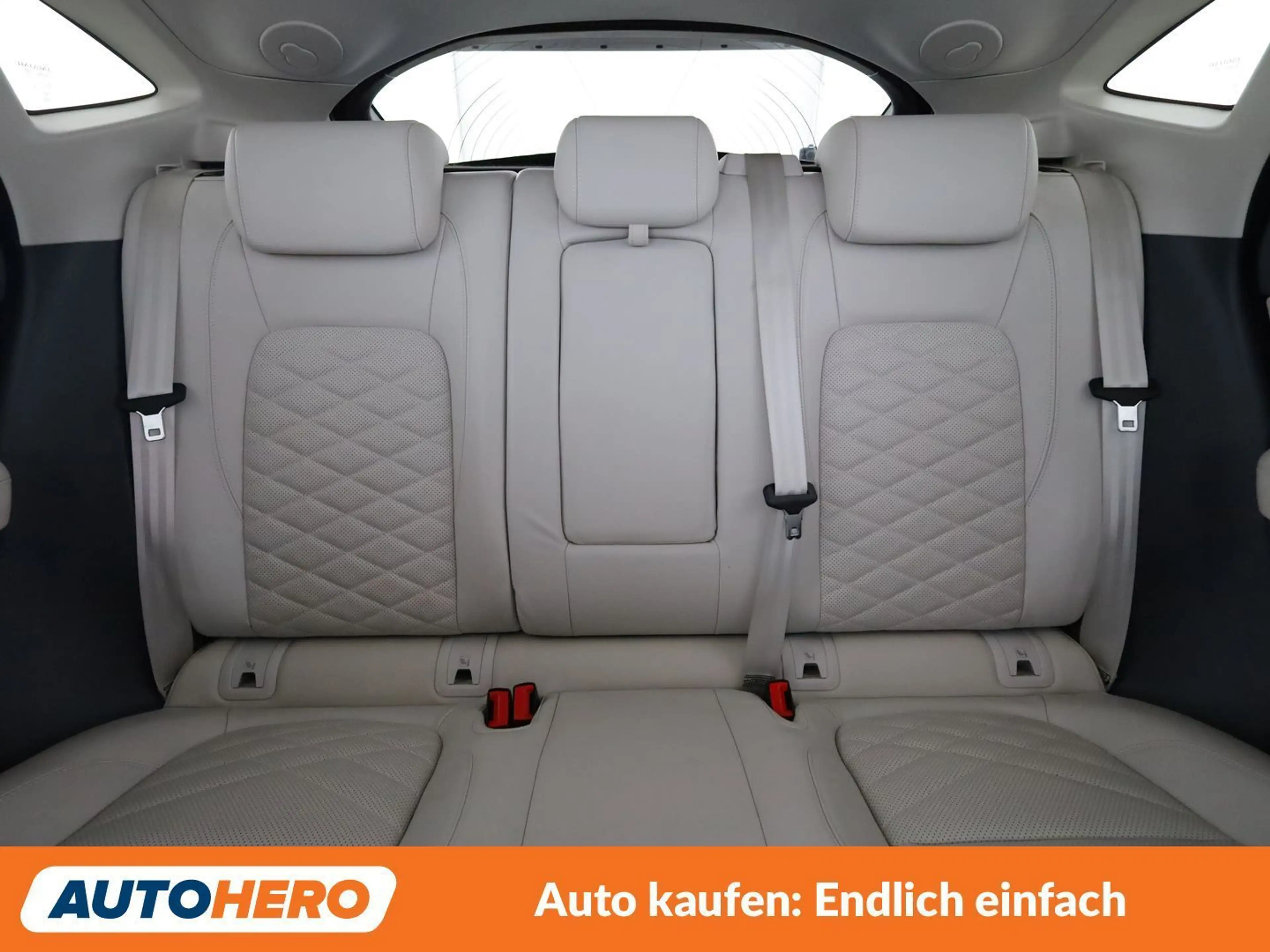 Jaguar E-Pace P250 AWD — photo 15