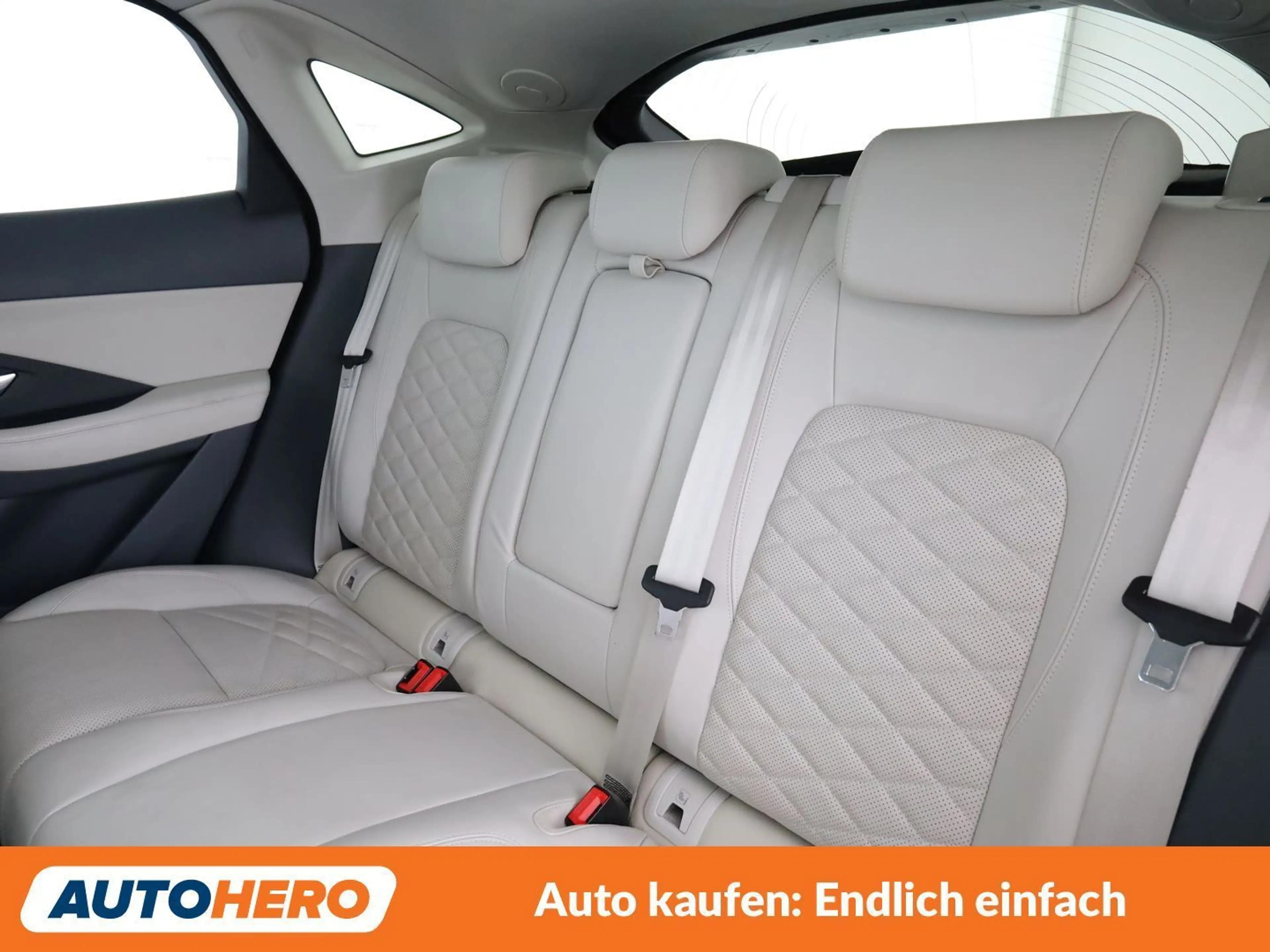 Jaguar E-Pace P250 AWD — photo 14