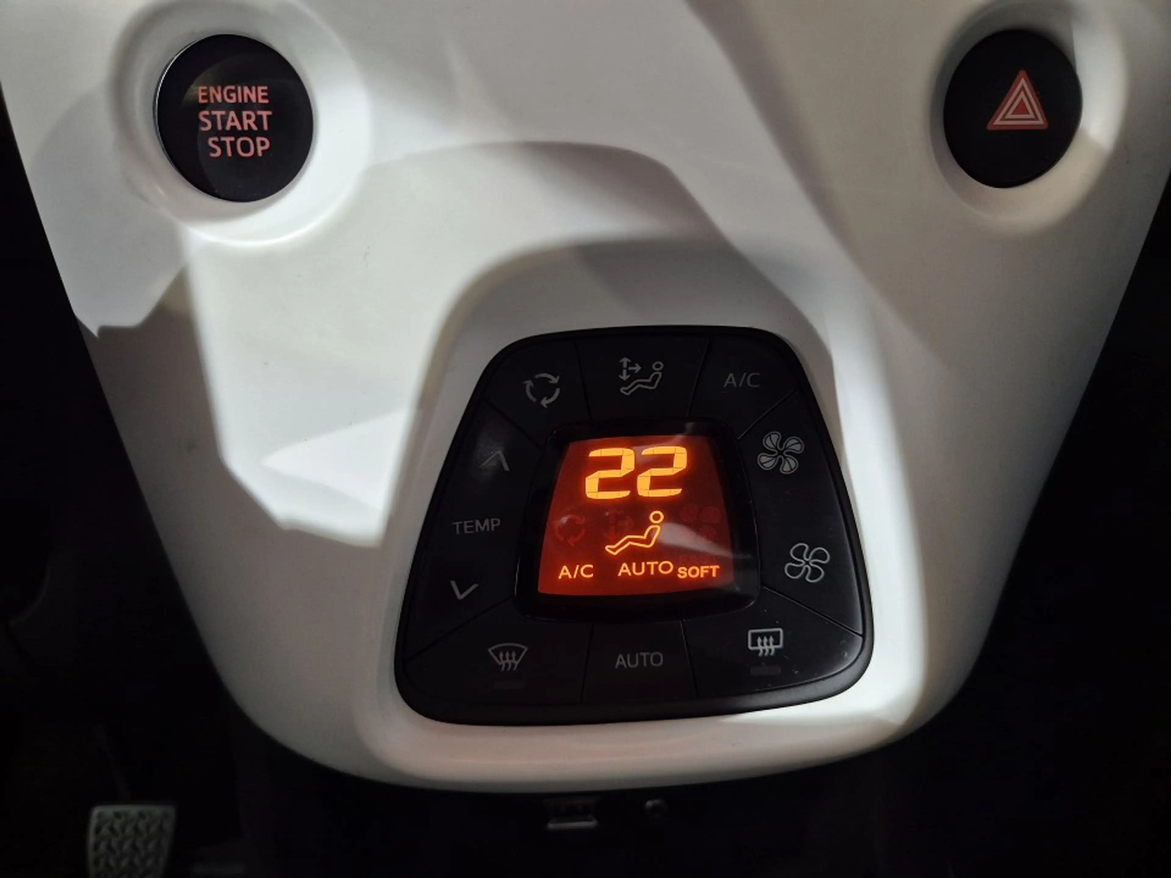 Citroen C1 SHINE VTI 72 S&S Klima/ACAA/Touchscreen/Keyless Sh — photo 10