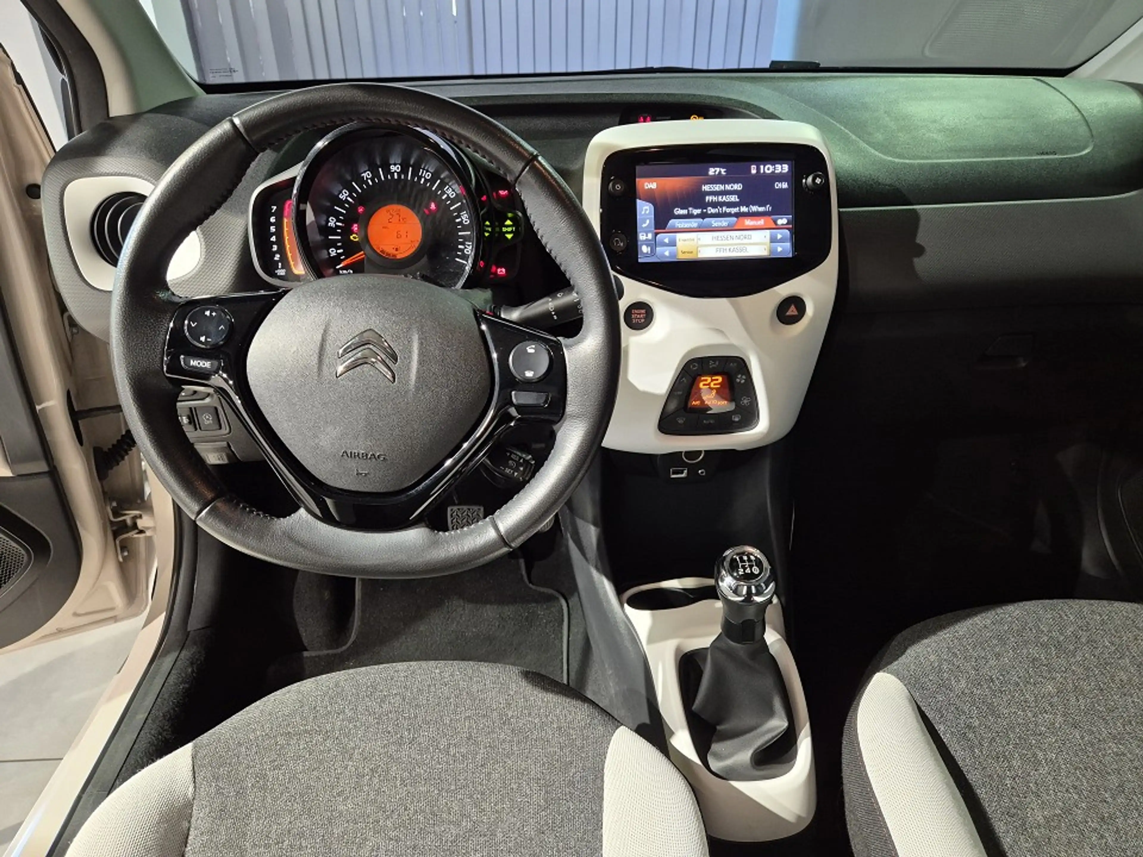Citroen C1 SHINE VTI 72 S&S Klima/ACAA/Touchscreen/Keyless Sh — photo 8
