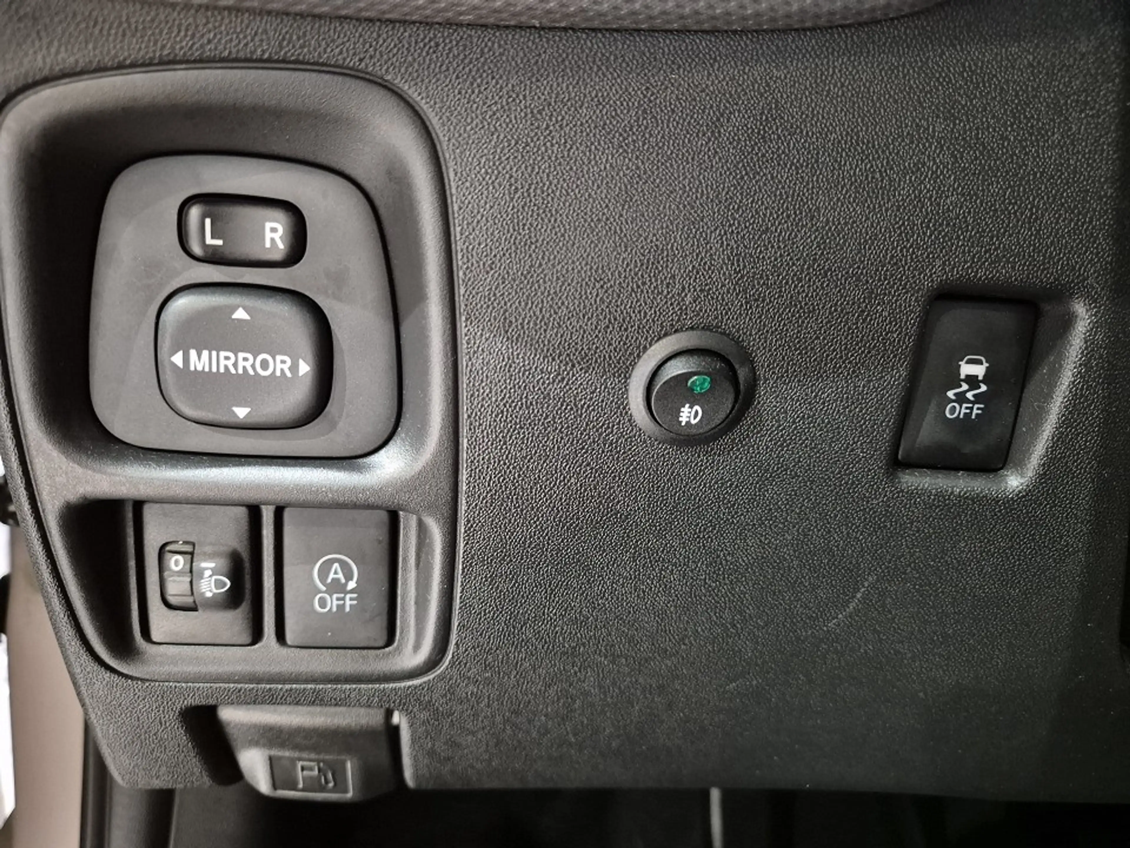 Citroen C1 SHINE VTI 72 S&S Klima/ACAA/Touchscreen/Keyless Sh — photo 9