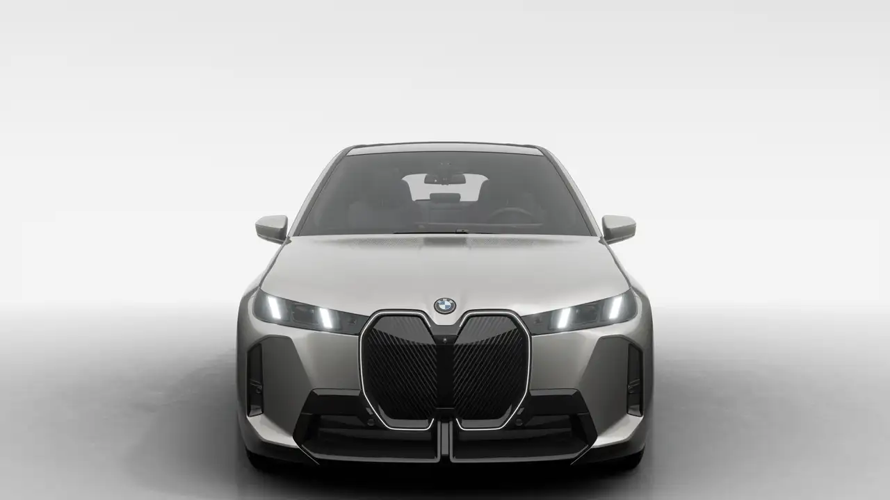 BMW iX снимка BMW iX